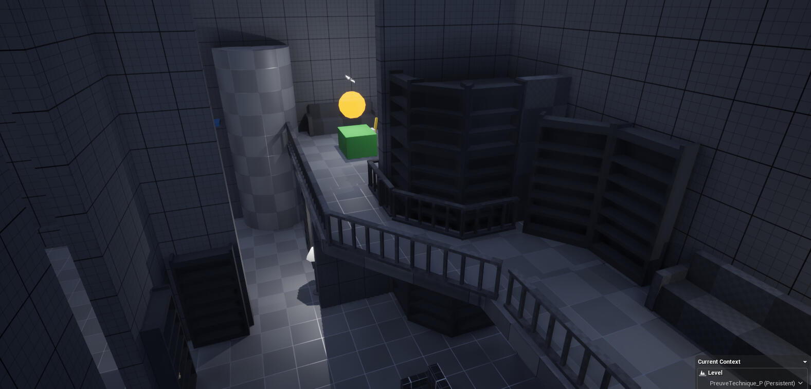 Le deuxième étage, qui comprend un balcon offrant une vue sur le niveau, ainsi que des murs de livres